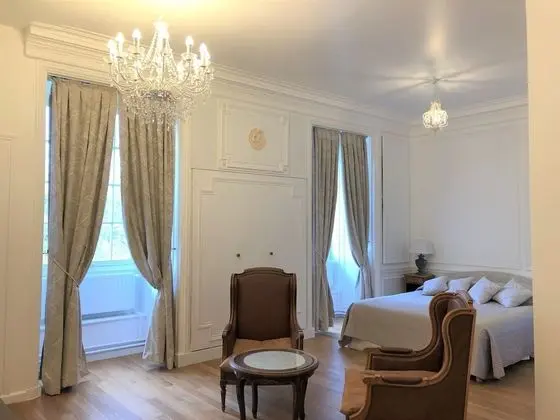 Contenporary suite