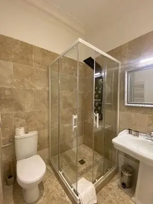 Contenporary suite