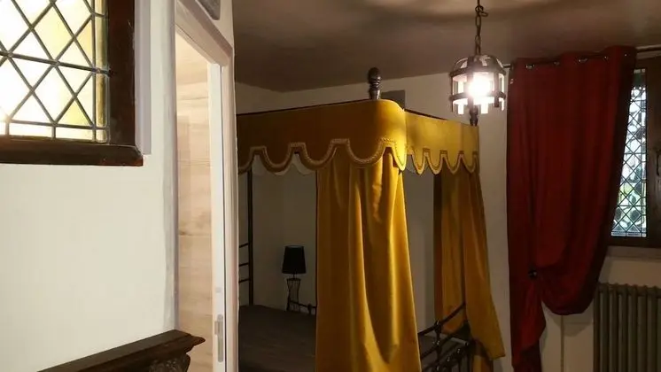 Tek Büyük Yataklı Oda (Usson)