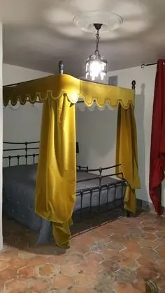 Tek Büyük Yataklı Oda (Usson)