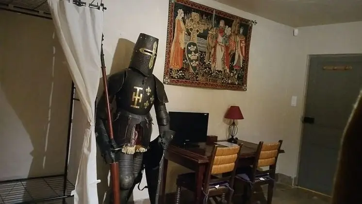 Tek Büyük Yataklı Oda (Usson)