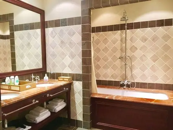 Royal Tek Büyük Yataklı Oda, Birden Çok Yatak, Banyolu/Duşlu, Bahçeli