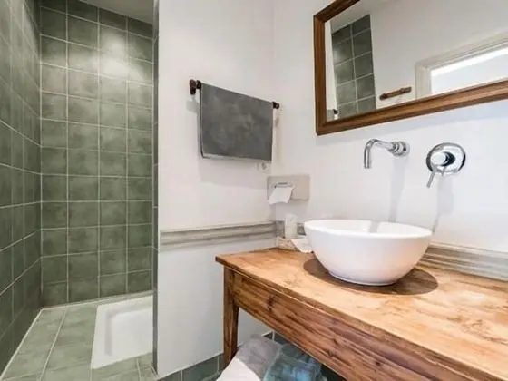 Comfort Üç Kişilik Oda, Banyolu/Duşlu, Bahçe Manzaralı