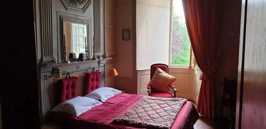 Tek Büyük Yataklı Oda, Bahçe Manzaralı (Camille)