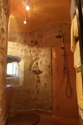 Tek Büyük Yataklı Oda, Bahçe Manzaralı (Camille)