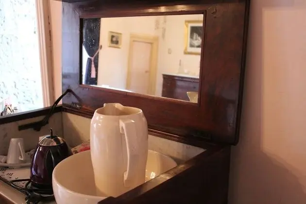 Üç Kişilik Oda, Bahçe Manzaralı (La Comtesse)