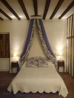 Tek Büyük Yataklı Oda (Les Heures Bleues)