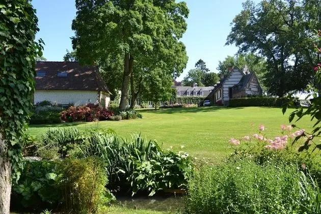 Superior Apart Daire, Banyolu/Duşlu, Bahçe Manzaralı