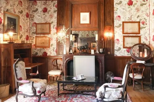 Comfort Tek Büyük Yataklı Oda, Banyolu/Duşlu, Park Manzaralı (Chambre Pivoine)