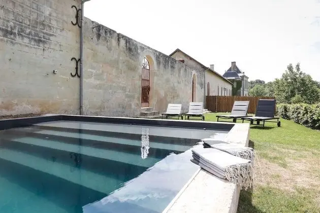 Premium Tek Büyük Yataklı Oda, Banyolu/Duşlu, Park Manzaralı (Chambre Passiflore)