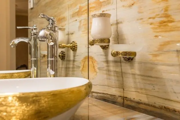 Luxury Tek Büyük veya İki Ayrı Yataklı Oda (Flora)