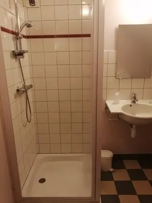 Comfort Tek Büyük Yataklı Oda (au 1 étage)