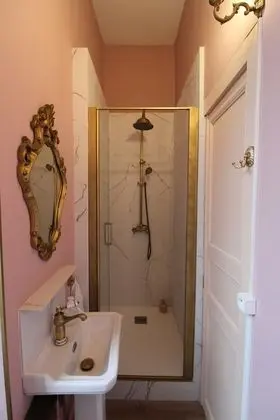 Romantic Tek Büyük Yataklı Oda