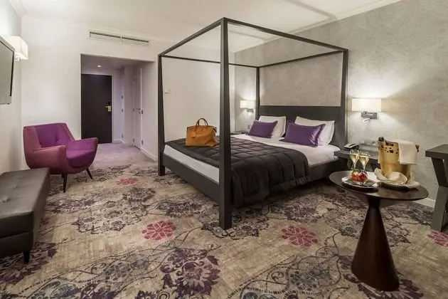 Standard Tek Büyük veya İki Ayrı Yataklı Oda