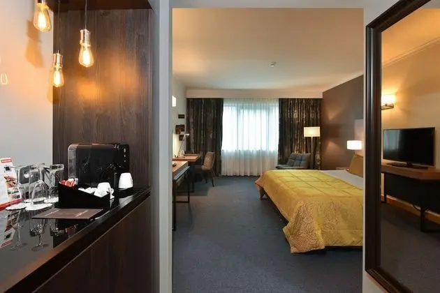 Superior Tek Büyük veya İki Ayrı Yataklı Oda, Küvet