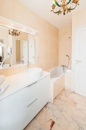 Luxury Tek Büyük Yataklı Oda