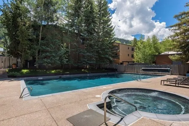 Daire (Chateau Eau Claire #9)