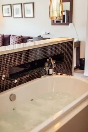 Süit, Avlu Manzaralı (Spa)