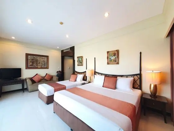 Deluxe Corner Room with Sea View