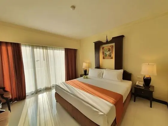 Deluxe Room with Sea View