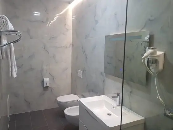 Oda, 1 En Büyük (King) Boy Yatak, Balkon