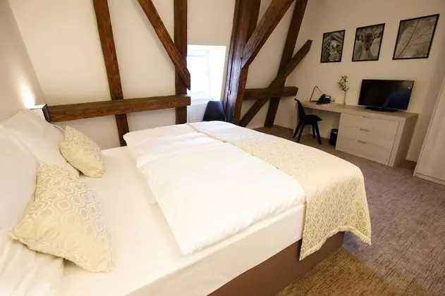 Standard Tek Büyük Yataklı Oda