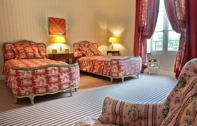 Tek Büyük veya İki Ayrı Yataklı Oda (Carignan)