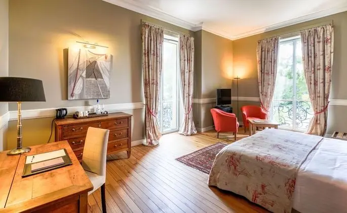 Deluxe Tek Büyük Yataklı Oda, Nehir Manzaralı (Garonne)