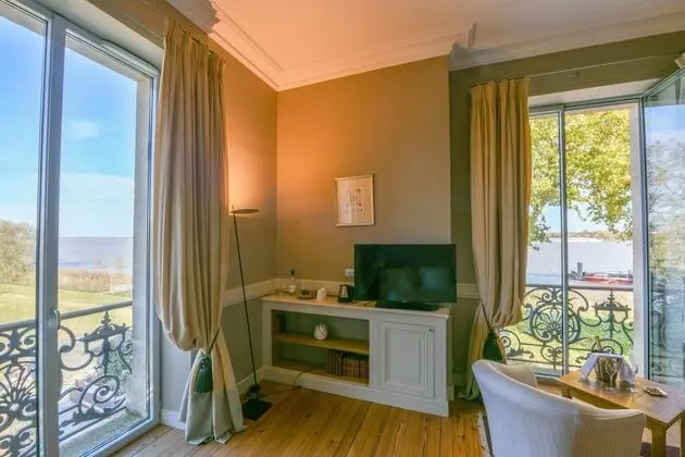 Deluxe Tek Büyük Yataklı Oda, Nehir Manzaralı (Garonne)