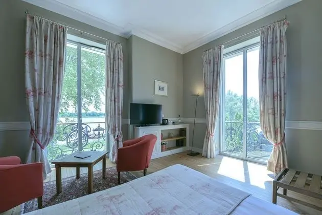 Deluxe Tek Büyük Yataklı Oda, Nehir Manzaralı (Garonne)