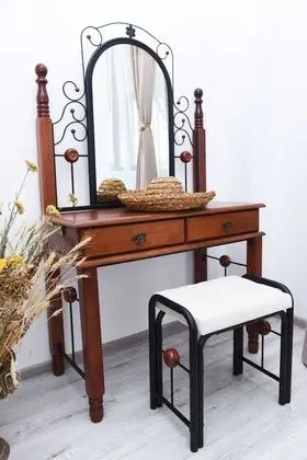 Family Oda, Birden Çok Yatak, Havuz Manzaralı