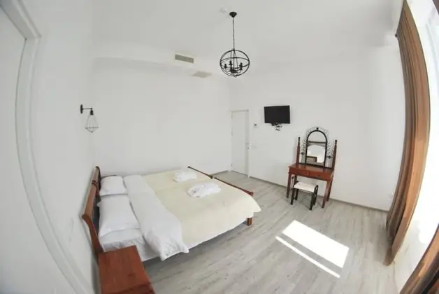Family Oda, Birden Çok Yatak, Havuz Manzaralı