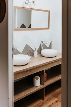 Süit, Banyolu/Duşlu, Üzüm Asması Manzaralı (La Douce)