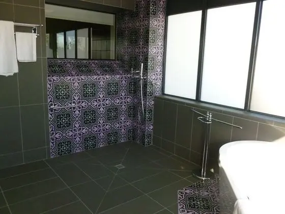 Standard Tek Büyük Yataklı Oda, Engellilere Uygun, Özel Banyo (Perrière)