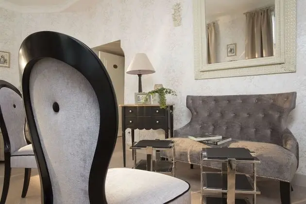 Classic Tek Büyük Yataklı Oda