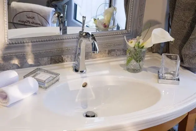 Classic Tek Büyük Yataklı Oda