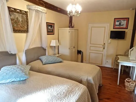 Standard Tek Büyük veya İki Ayrı Yataklı Oda, Özel Banyo, Park Manzaralı