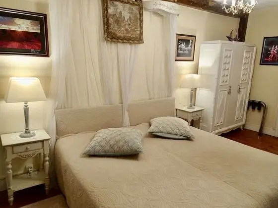 Standard Tek Büyük veya İki Ayrı Yataklı Oda, Özel Banyo, Park Manzaralı