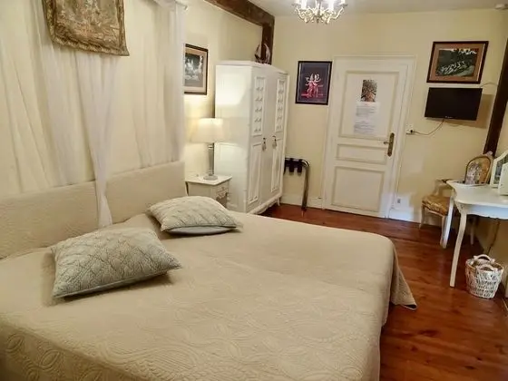 Standard Tek Büyük veya İki Ayrı Yataklı Oda, Özel Banyo, Park Manzaralı