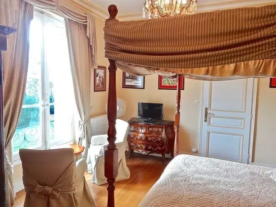 Superior Tek Büyük veya İki Ayrı Yataklı Oda, Özel Banyo, Park Manzaralı (3)