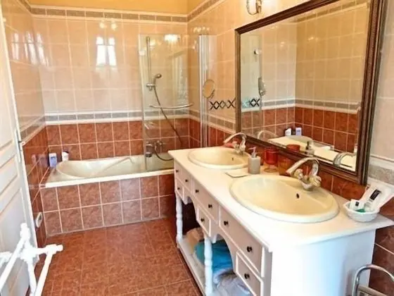 Superior Tek Büyük veya İki Ayrı Yataklı Oda, Özel Banyo, Park Manzaralı (3)