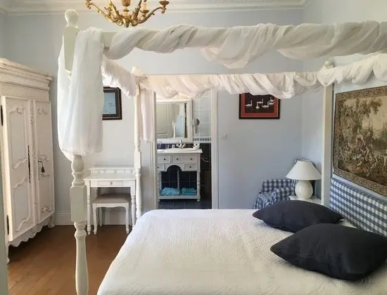 Superior Tek Büyük Yataklı Oda, Özel Banyo, Park Manzaralı (2)