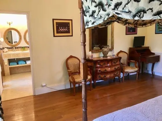 Superior Tek Büyük Yataklı Oda, Özel Banyo, Park Manzaralı (2)