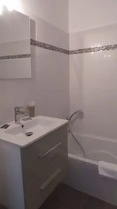 Tek Büyük Yataklı Oda, Özel Banyo, Üzüm Asması Manzaralı (Grenache/Mourvèdre)