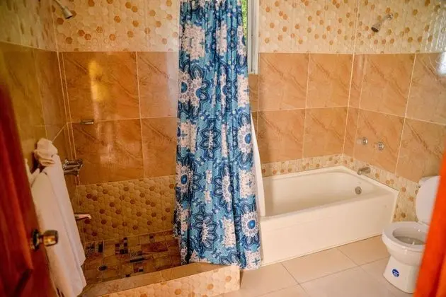 Comfort Oda, 1 En Büyük (King) Boy Yatak, Okyanus Manzaralı