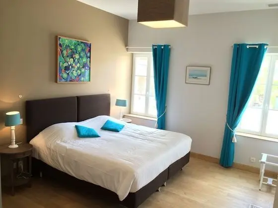 Comfort Tek Büyük veya İki Ayrı Yataklı Oda, Banyolu/Duşlu (Petit Cour)