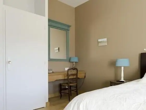 Comfort Tek Büyük veya İki Ayrı Yataklı Oda, Banyolu/Duşlu (Petit Cour)
