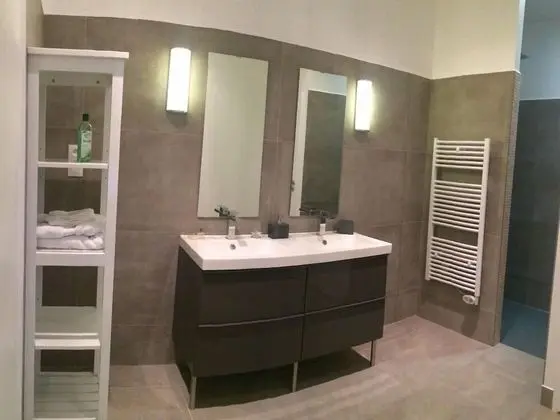 Deluxe Tek Büyük veya İki Ayrı Yataklı Oda, Özel Banyo (Grand Cour)