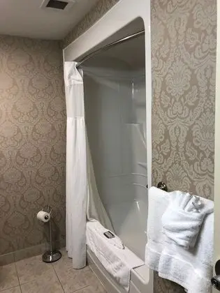 Oda, 2 Büyük (Queen) Boy Yatak, Sigara İçilmez, Şehir Manzaralı