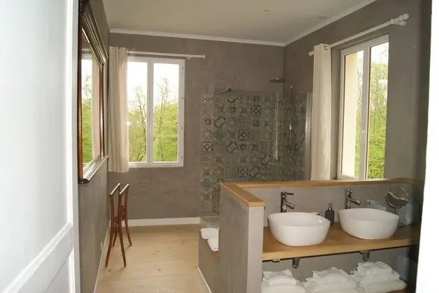 Deluxe Tek Büyük Yataklı Oda (Suite)